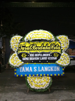 Papan Bunga Duka di Harapanjaya